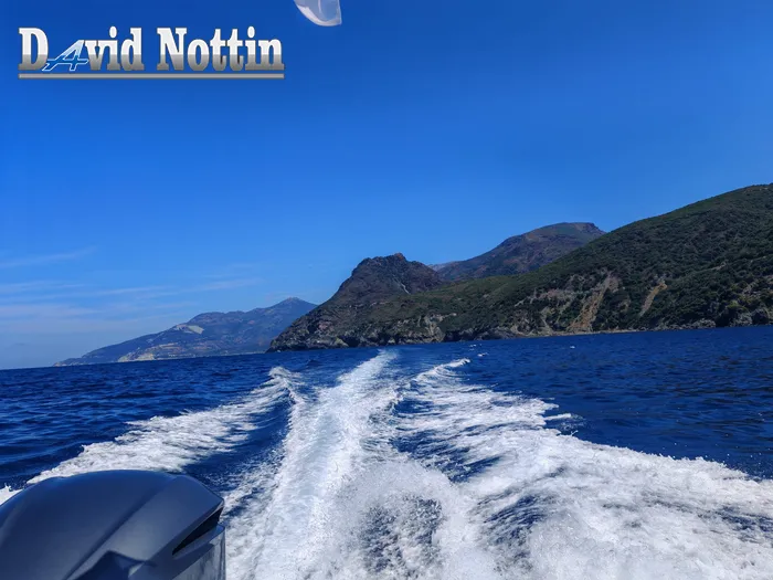 cote-saint-florent-arriere-bateau