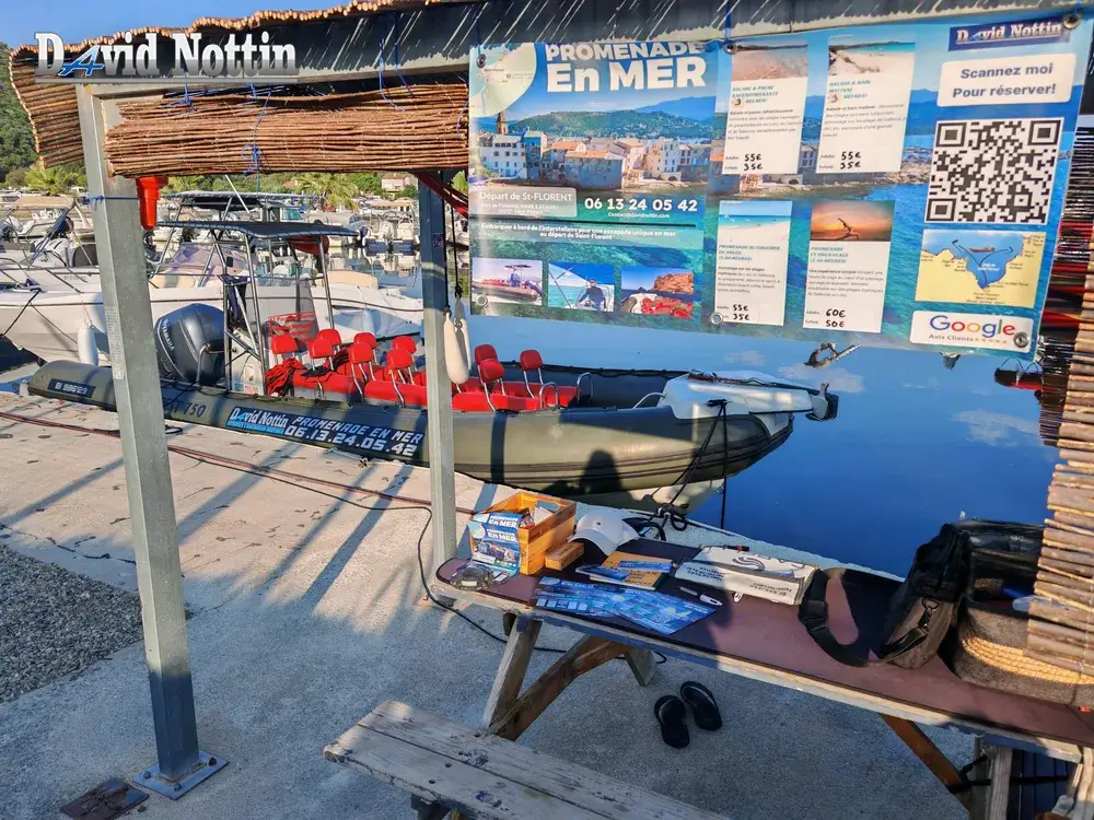 embarcadère pour de superbes excursions à Saint Florent en bateau pour explorer de magnifiques plages, taxi boat